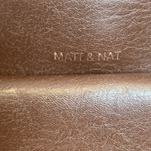 Matt & Nat Brown Tote/Purse/Shoulder with Handle and Adjustable Strap/Pockets - Picture 4 of 7